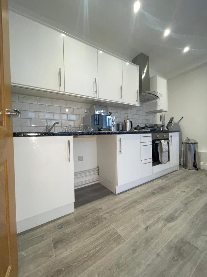 1 Bedroom Apartment - Flitwick - Contractor Friendly - Tourist Ready - Full Kitchen - Wifi - Smart Tv - Sofa Bed - Free Parking - Ideal For Short Or Long Stays Exterior photo